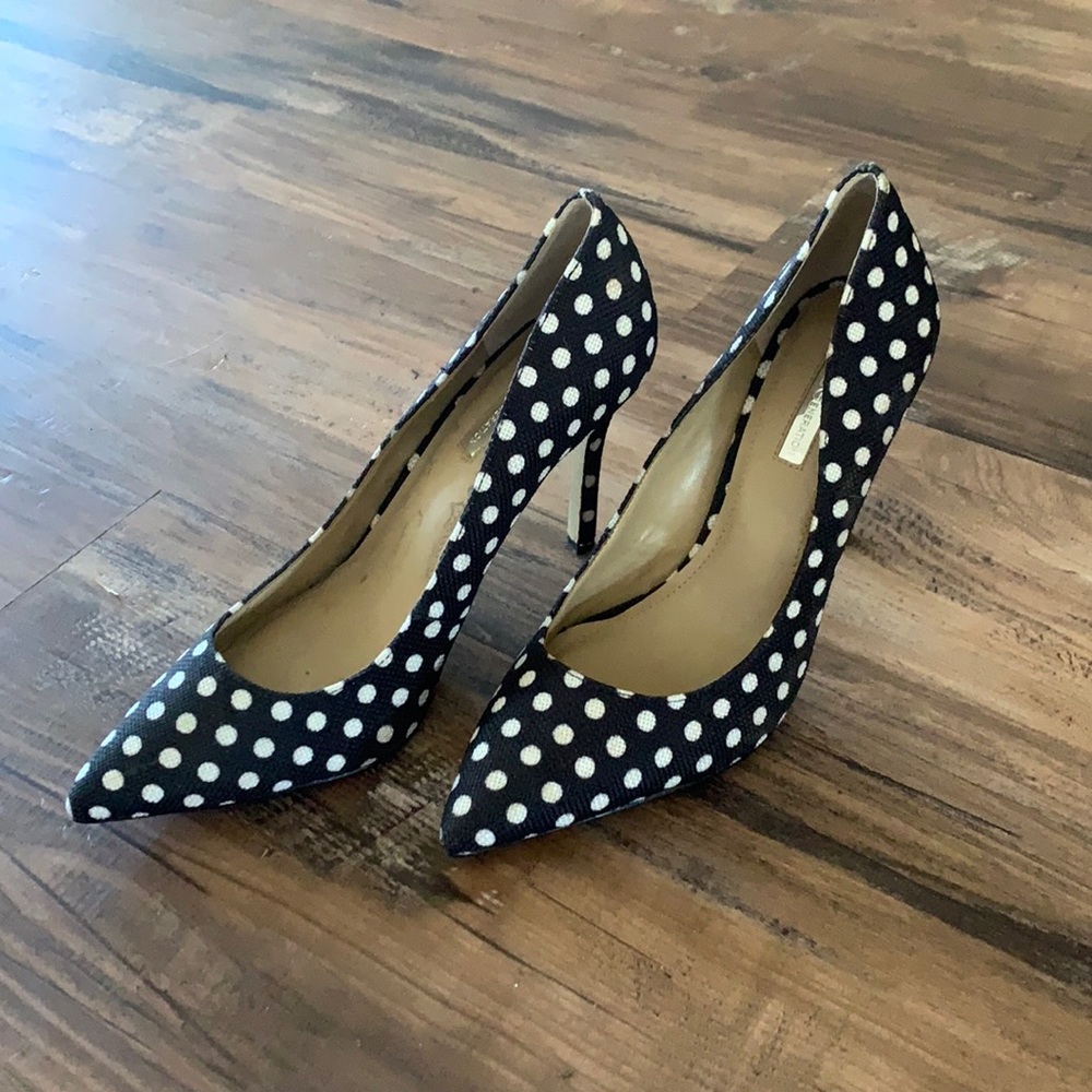 BCBG generation polka dot navy shoes never worn